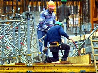 اليمن تدشن اجراءات عملية لتحديث سوق العمل وتأهيل عمالتها للاسواق الخليجية 