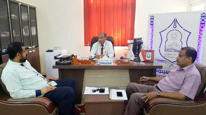 رئيس جامعة سيئون  يلتقي مدير عام الشباب والرياضة بوادي وصحراء حضرموت 