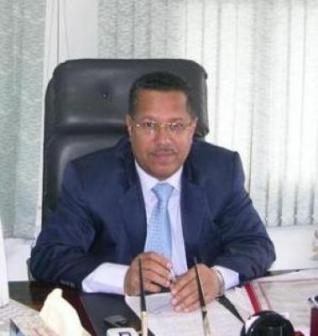 وزير الاتصالات وتقنية المعلومات يتفقد نشاط فرع مؤسسة الاتصالات بحضرموت