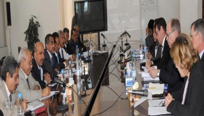 اليمن و صندوق النقد الدولي يناقشان تنفيذ استراتيجيات العمل الجمركي