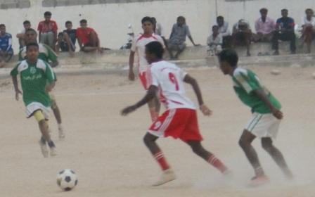  فوز العمالقة على اليرموك بدوري جمعية الرياضيين بالمكلا 