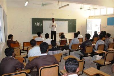 الهيئة التدريسية وطلاب جامعة حضرموت يبدون ارتياحهم باستئناف العام الجامعي 2015/2016م