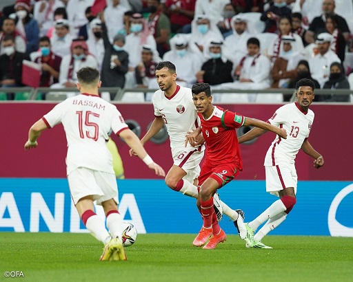 منتخب عمان يتجاوز البحرين ويضرب موعدًا مع العراق في نهائي خليجي 25