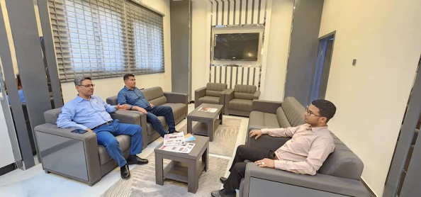 مناقشة سبل التعاون بين مكتب الشباب والرياضة وصندوق النظافة بالوادي والصحراء