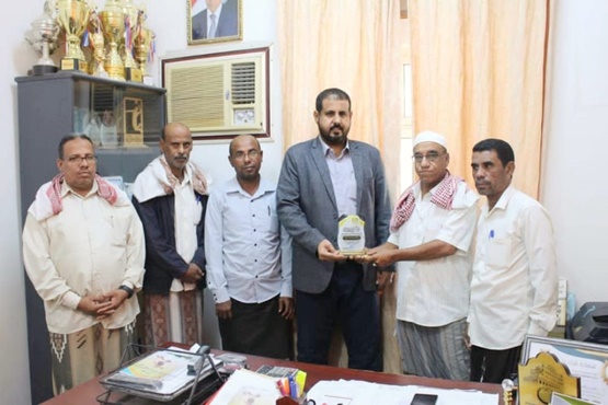 نادي القادسية بساه يكرم المدير العام لمكتب الشباب والرياضة بالوادي والصحراء