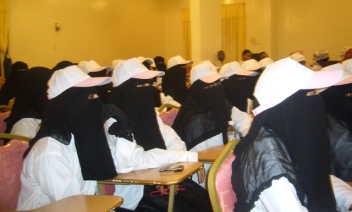 بامطرف: ارتفاع نسبة توظيف المرأة في الجهاز الإداري بالمحافظة 