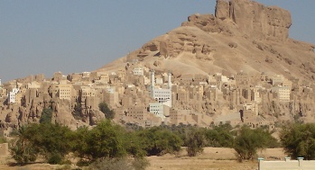 طاقم قناة سبأ ينهي تصويره في دوعن لبرنامج أصل العرب