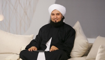 توقيع وقفية كرسي الإمامين الغزالي والرازي