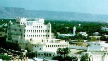 مناقشة سبل تنفيذ تعزيز الشراكة بين مكتب الثقافة بوادي حضرموت ومؤسسة حضرموت للتنمية البشرية