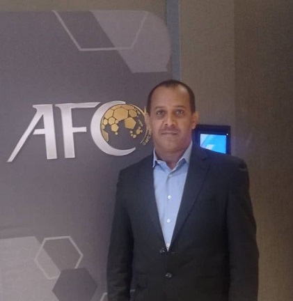 مختار صالح مقيما لحكام مباراة لبنان والأردن ببطولة غرب آسيا للناشئين