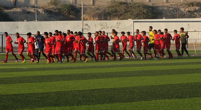 معسكر المنتخب الوطني لكرة القدم في المكلا في رابع أيامه  إهتمام متواصل .. تدريبات مكثفة .. وجهود مثمرة