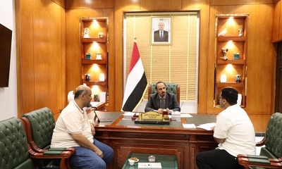 محافظ حضرموت يناقش التجهيزات لإنشاء مراكز لصادرات الأسماك والعسل والتمور والبصل بتمويل من UNDP