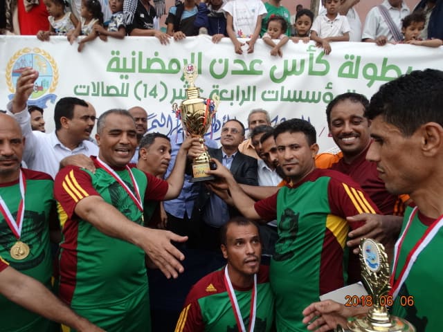 بحضور شاهر ولصور...  جامعة عدن تتجاوز عبر البحار وتتوج بلقب بطولة الخماسي بعدن