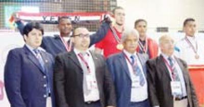 حسن والفقيه يحصدان خمس ميداليات في أثقال العرب وآسيا بالدوحة