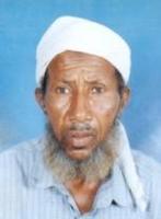 المزارع عوض عمر باداس في حوار مع موقع حضرموت .. يروي القصة المتكاملة لظهور أول شجرة سيسبان في المحافظة ويوجه نداء لإنقاذ حجر من هذه الشجرة