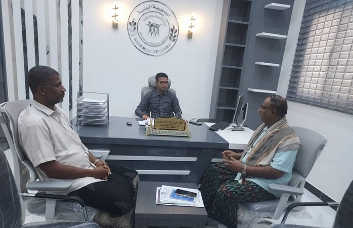 بن طليب يطلع على التحضيرات لبطولة كأس حضرموت الثقافية السادسة