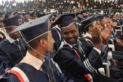 وادي حضرموت يحتفل بتخرج 210 طالب وطالبة من كلية العلوم التطبيقية "بسيئون"