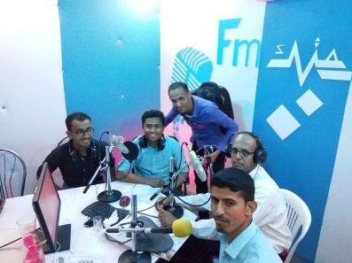 برنامج بذرة أمل على الهواء مباشرة بإذاعة سلامتك يستعرض التحضيرات والترتيبات الأخيرة لمعرض حضرموت الأول للاختراع بالمكلا