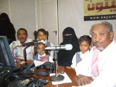 أطفال روضة شبام يستطلعون المعالم التاريخية بمدينة سيئون