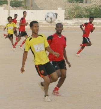 النسر يتأهل إلى المرحلة الثانية بدوري جمعية الرياضيين بالمكلا