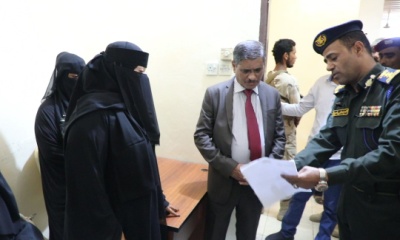 المحافظ البحسني يطلع على سير العمل في مديرية الأمن والشرطة بمدينة المكلا