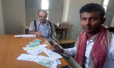 مدير عام مديرية حريضة يدشن توزيع صرف المستحقات الماليه لمشروع الحاؤلات النقدية الطارئة بالمديرية