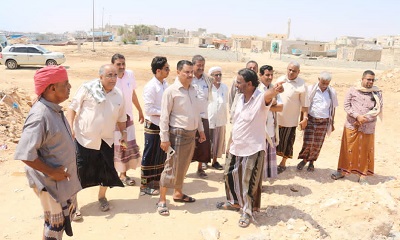 اللجنة الإستشارية بمحافظة حضرموت في زيارة إلى مديرية الشحر للاطلاع على أهم المشاريع وتعقد إجتماعها الشهري بالمكلا