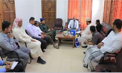 مناقشة الترتيبات الجارية لإقامة فعالية خاصة بعرض المنتجات والمأكولات السواحلية الكينية بسيئون 