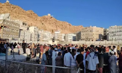 المئات يشيعون جثمان الشهيدة مروى البيتي في المكلا