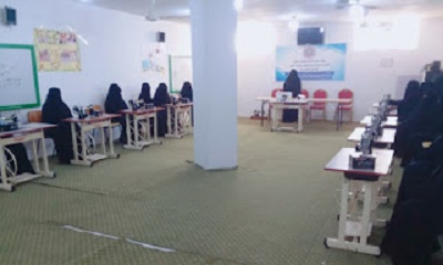 برعاية مدير عام محو الأمية وتعليم الكبار بالوادي والصحراء .. إنطلاق الدورة التكميلية في مجال الخياطة بمركز الأنوار بحي شحوم مديرية سيئون