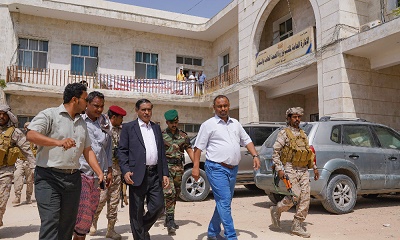 مدير عام شبام يتفقد مع مدير مكتب التربية بالمديرية مدرستي قريو بنات والحزم ويطلع على احتياجاتها