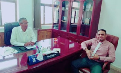 مدير عام الهيئة العامة للبريد والتوفير البريدي فرع الوادي والصحراء م/حضرموت يزور الأستاذ/ أحمد جمعان حميد مدير عام البنك المركزي فرع سيؤن بمكتبه
