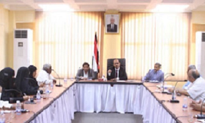 محافظ حضرموت يلتقي اللجنة الاستشارية لتعزيز الحكم المحلي ويؤكد أهميتها بالمشاركة بالرأي في قضايا المحافظة