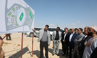 رئيس الوزراء يطلع على مشروع المدينة الرياضية في المكلا