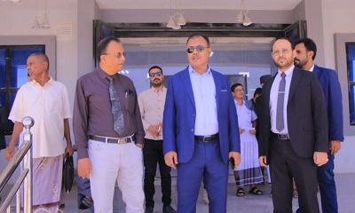 الوكيل العامري يطّلع على مستوى الانضباط الوظيفي في وحدات الخدمة العامة بوادي وصحراء حضرموت عقب إجازة عيد الفطر المبارك