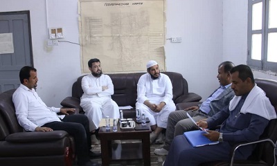 وكيل المحافظة يناقش مع مؤسسة نهد  التدخلات الممكنة لنقل طلاب التعليم الجامعي بوادي حضرموت