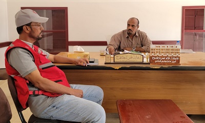 أمين عام شبام يلتقي رئيس فريق التوعية الميداني لمواجهة تفشي وباء الكوليرا بالمديرية