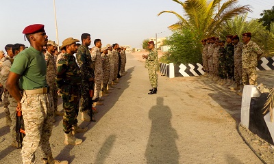 قائد لواء الريان بالمنطقة العسكرية الثانية يؤدي صلاة عيد الأضحى المبارك بين منتسبي اللواء ويتبادل التهاني معهم