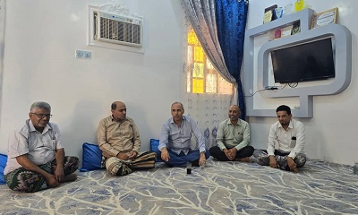 مدير عام المياه يزور مدير فرع مياه شبام بن طالب ويطمئن على صحته بعد خروجه من المشفى واجرائه عملية القسطرة