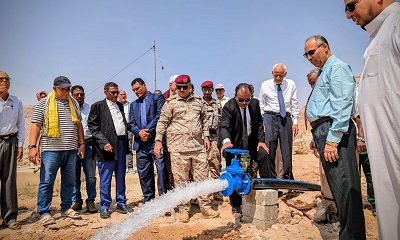 وكيل المحافظة يفتتح بئر مياه جديدة بمنطقة عيديد بمديرية تريم