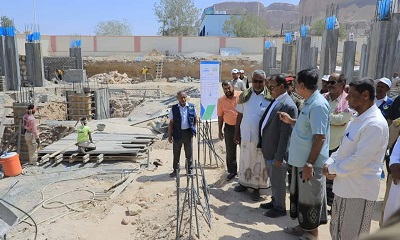 الوكيل العامري يتفقد عددًا من المشاريع التنموية بمديرية القطن ويشيد بمستوى الإنجاز فيها