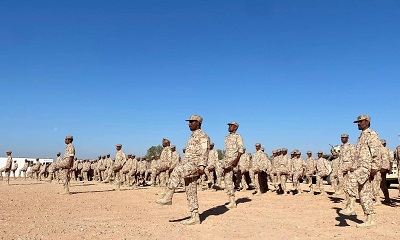 اللواء الأول بقوات حماية حضرموت يستعرض جاهزيته القتالية في عرض عسكري مهيب بمعسكر “نحب”