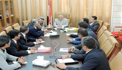 رئيس الوزراء يوجه باعداد رؤية متكاملة للسياحة في محافظة سقطرى
