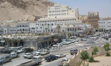 مناقشة سبل التغلب على المشكلات التي تواجه العمل بشركة سنوبك الاستثمارية بوادي حضرموت