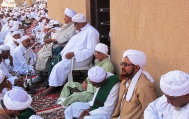 إحياء حولية قراءة المولد النبوي للشمائل المحمدية للأمام الداعية / حسين بن عبدالله بن حسن عيديد بمدينة سيئون