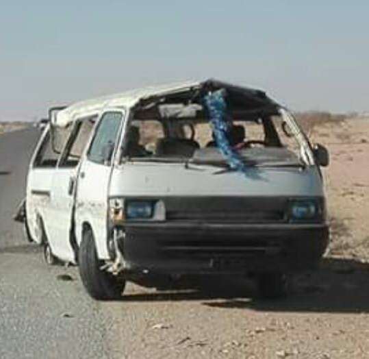 النخبة الشبوانية تسعف لأعبي  فريق تحدي المصينعة إلى مستشفى عتق المركزي من جرى حادث سيرمؤسف