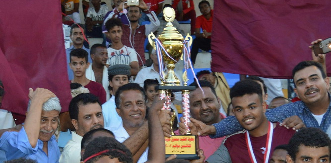 ركلات الترجيح ابتسمت لهم على حساب التلال .. ناشئي المنصورة أبطالا لدوري الفقيد معتوق خوباني 