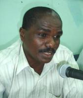 الدكتور رزق الجابري يواصل سلسلة هجرة الحضارمة في اتحاد الأدباء بالمكلا