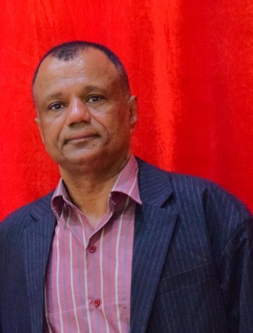 رئيس فرع كرة السلة بوادي حضرموت يشيد بتألق سيؤن والبرق تريم في بطولة الشباب بصنعاء. 