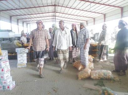  وكيل محافظة حضرموت المساعد لشؤن مديريات الوادي والصحراء المهندس هشام محمد السعيدي يزور سوق الخظار المركزي بمدينة سيئون